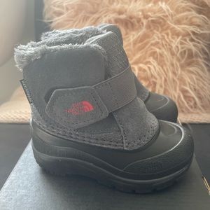 North Face Alpenglow Winter Boots
